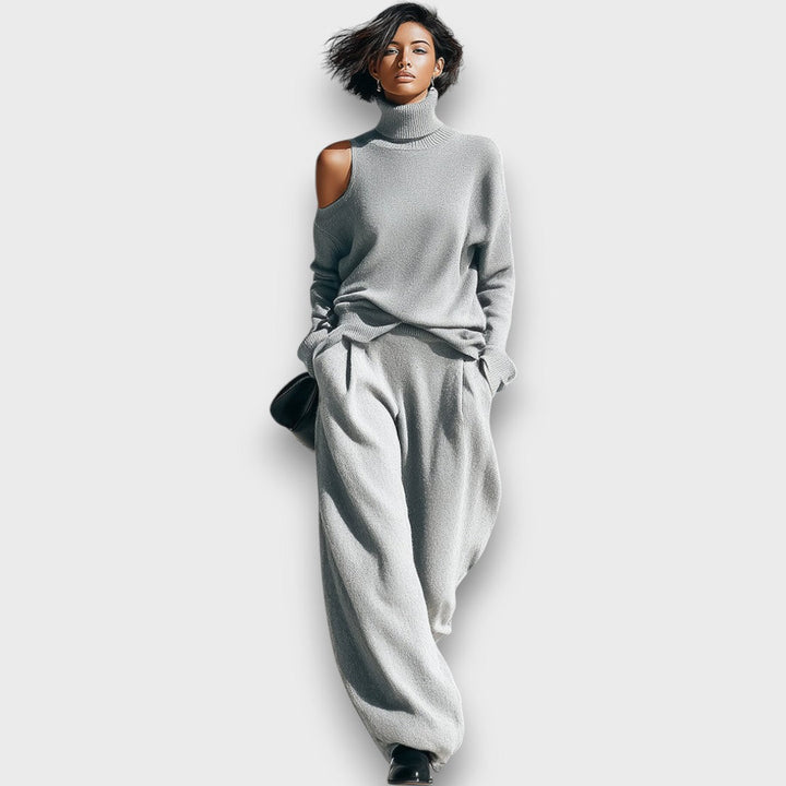 Narella – Modern Knitting Set with Cut-Out Detail