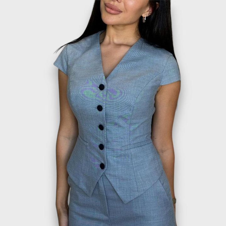 Laura – Elegant Set with Feminine Silhouette