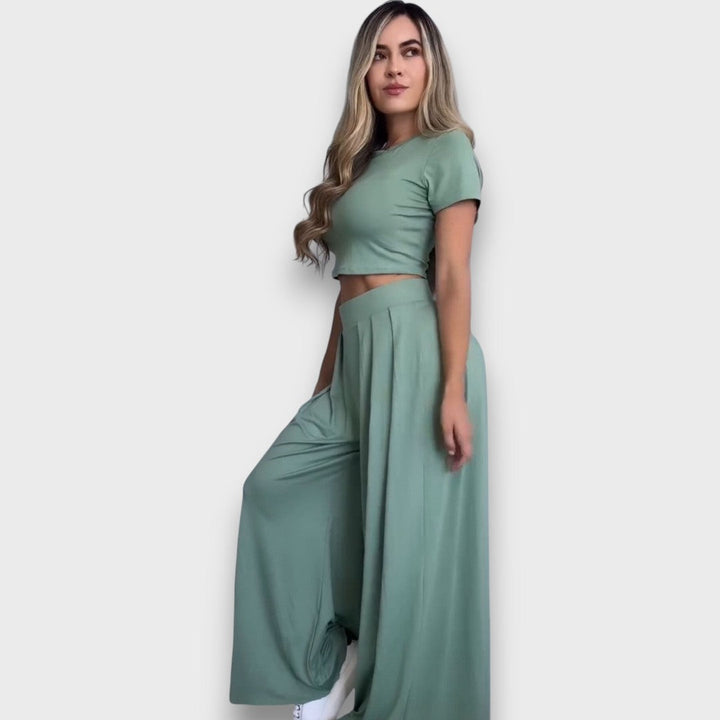 Andrea – Casual Set with Short Top