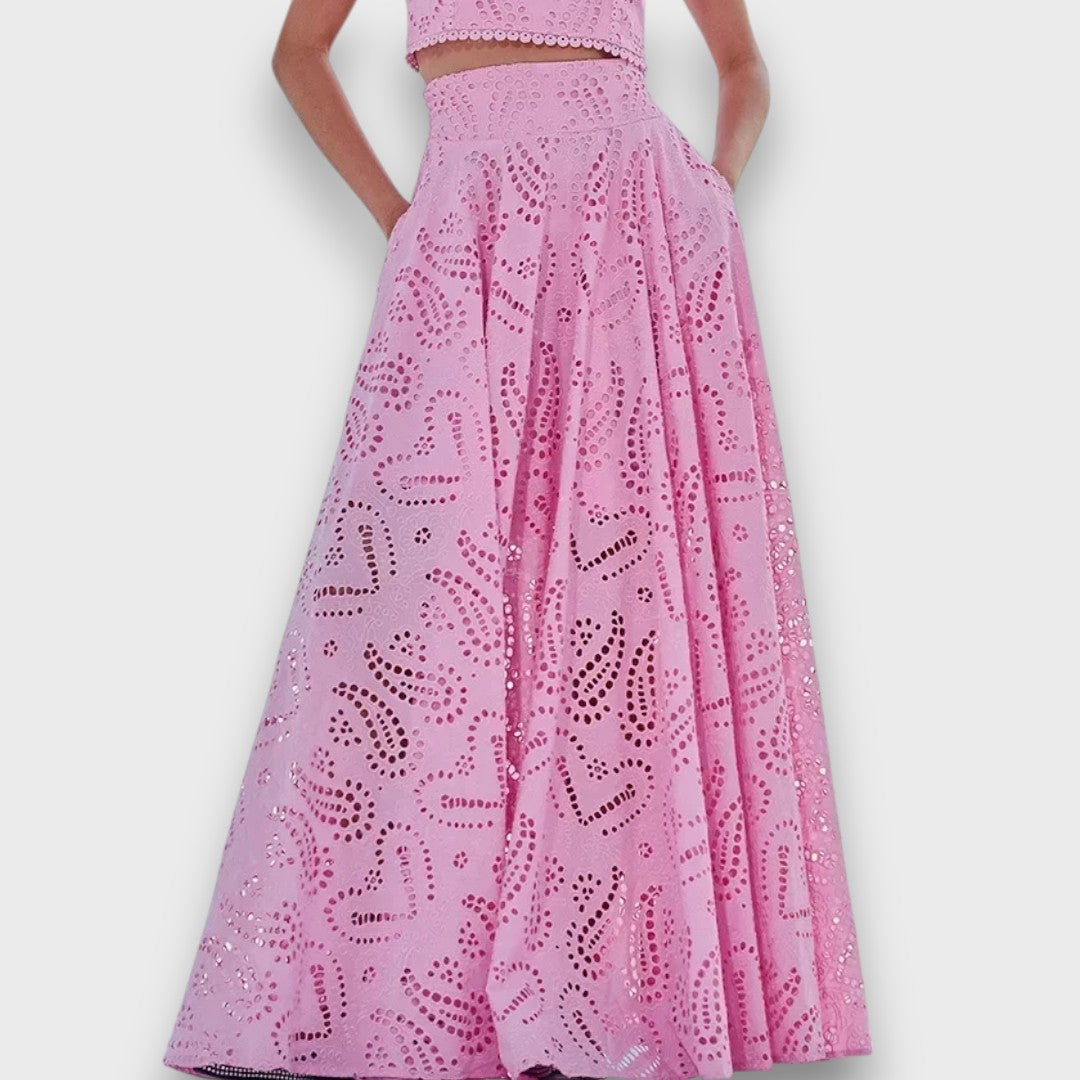 Lysara – Two-Piece with Cut-Out Romance