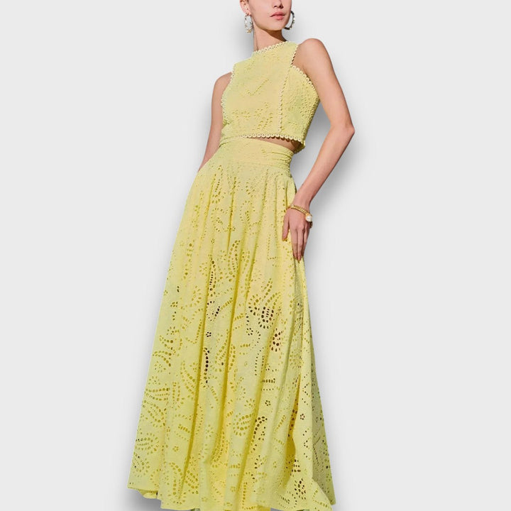 Lysara – Two-Piece with Cut-Out Romance