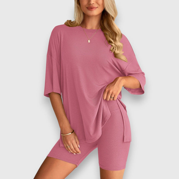 Malia – Lounge Set of Oversized Shirt and Shorts