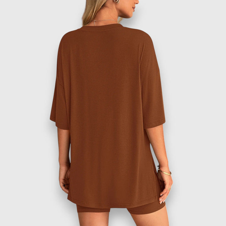 Malia – Lounge Set of Oversized Shirt and Shorts