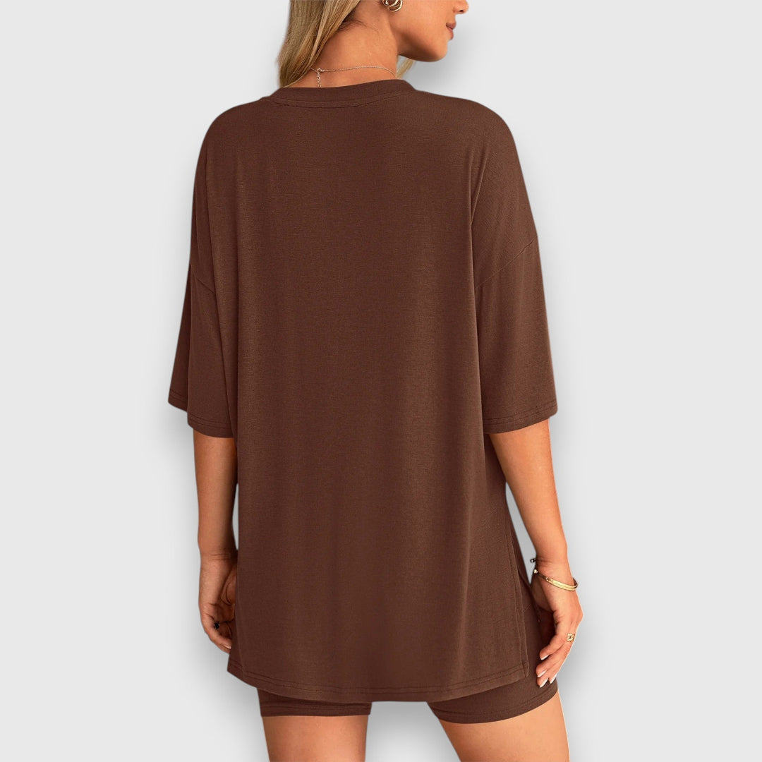 Malia – Lounge Set of Oversized Shirt and Shorts
