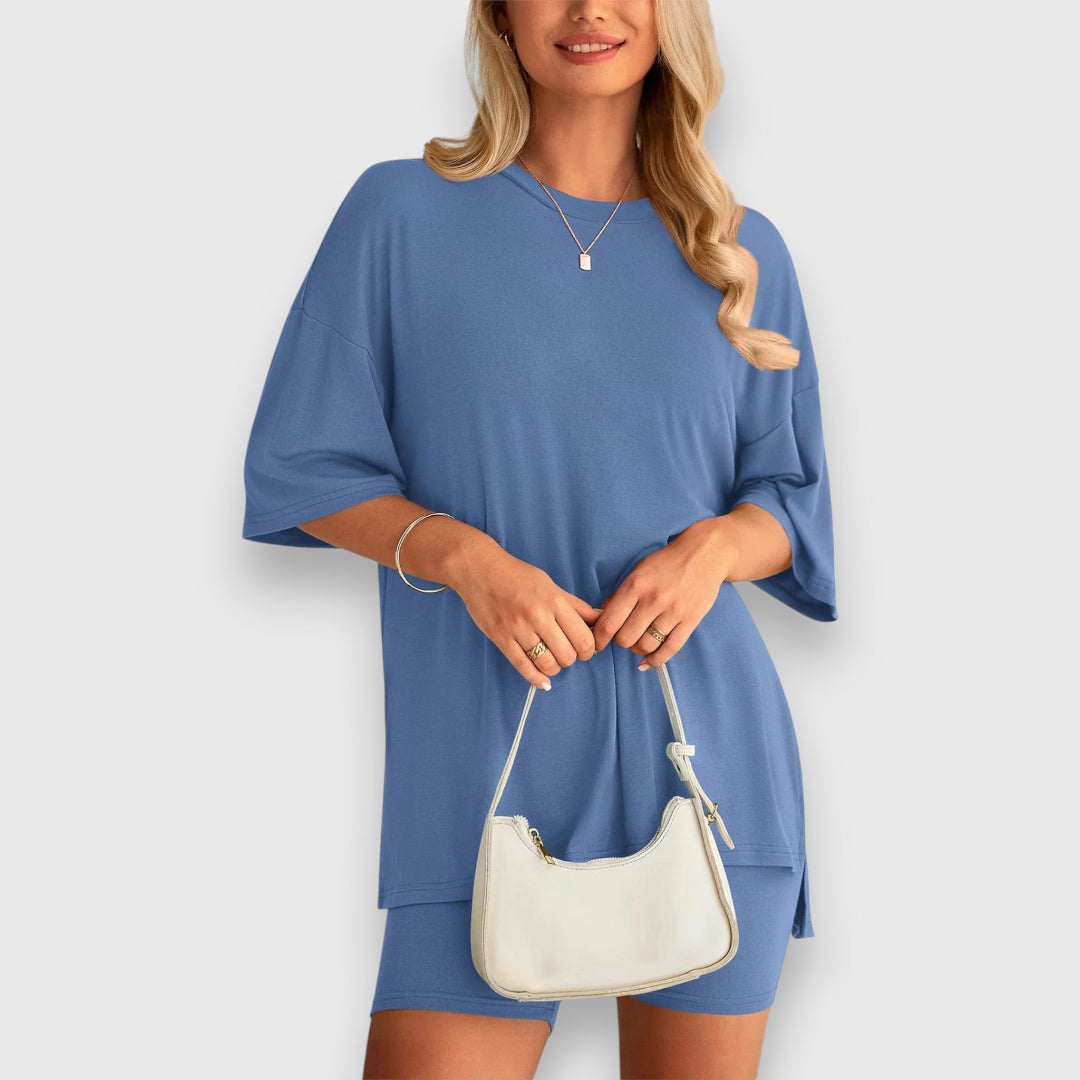 Malia – Lounge Set of Oversized Shirt and Shorts