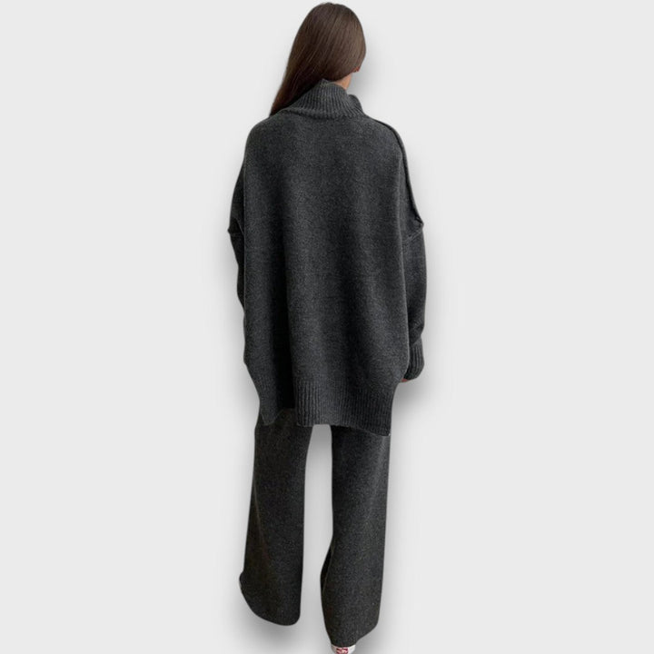 Gevanna – Two-Piece Knitted Set with Roll Neck